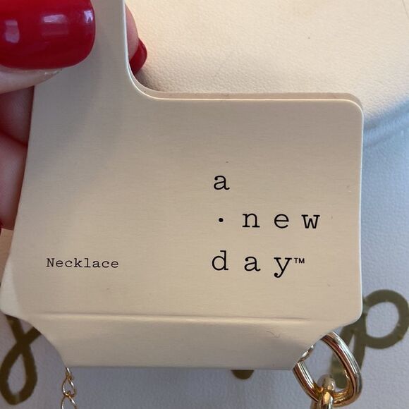 A new day NWT necklace gold color - Picture 3 of 4